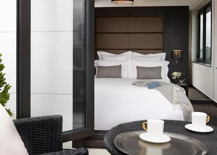 The Westbridge Hotel Stratford Londra